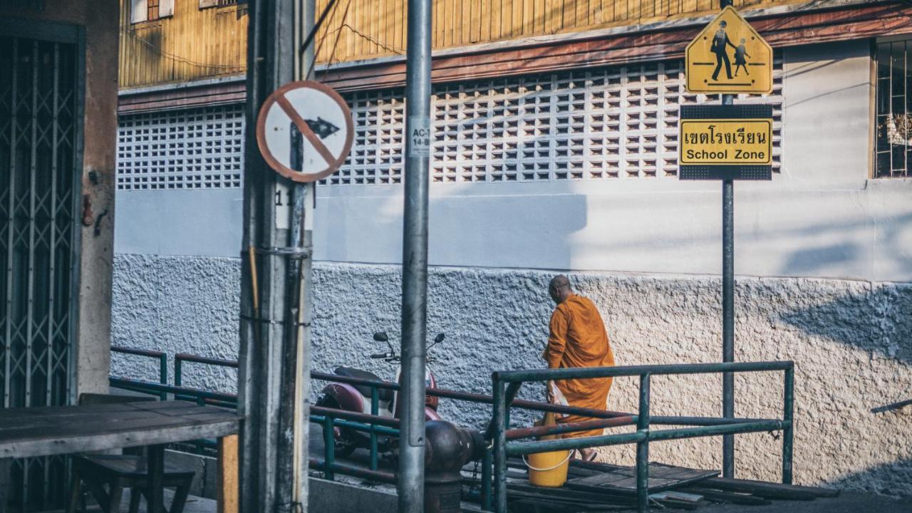 One Of Us House Hostel Bangkok Exterior foto